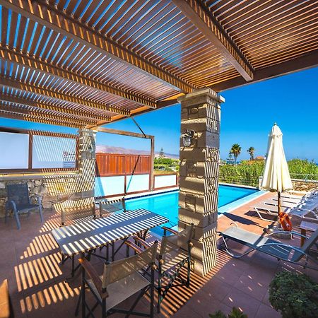Corali Villas コリンバリ エクステリア 写真