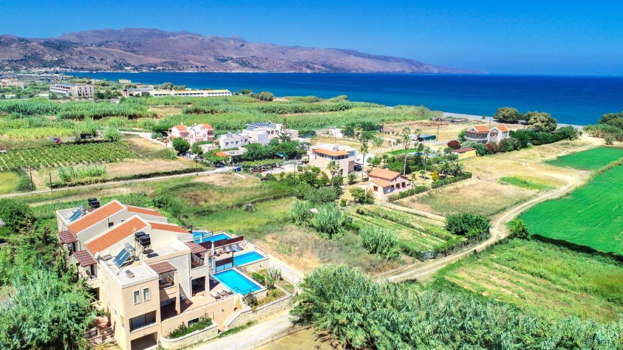 Corali Villas コリンバリ エクステリア 写真