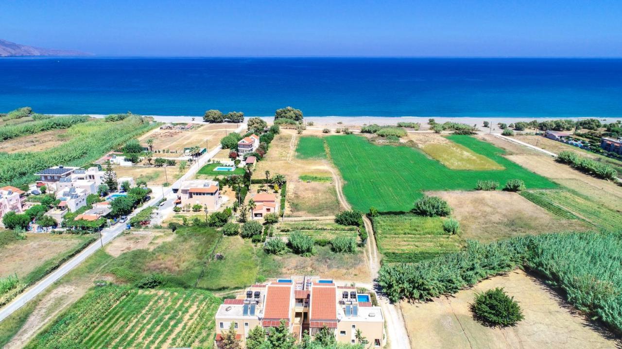 Corali Villas コリンバリ エクステリア 写真