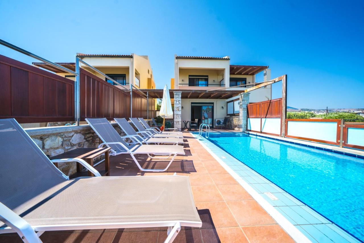 Corali Villas コリンバリ エクステリア 写真