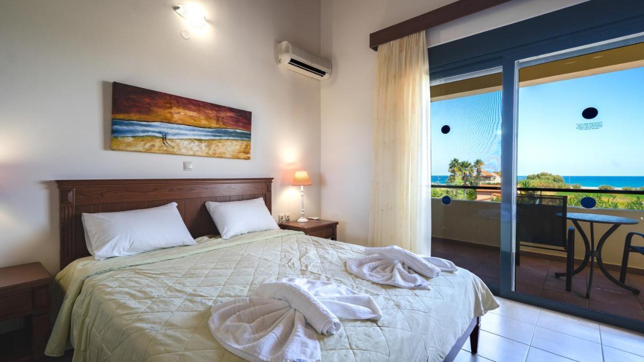 Corali Villas コリンバリ エクステリア 写真