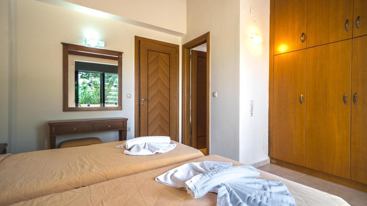 Corali Villas コリンバリ エクステリア 写真